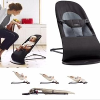 Шезлонг BabyBjorn с дугой игрушек