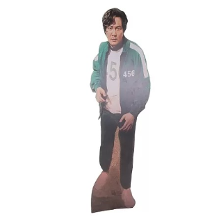 Фигура из игры в кальмара 456
