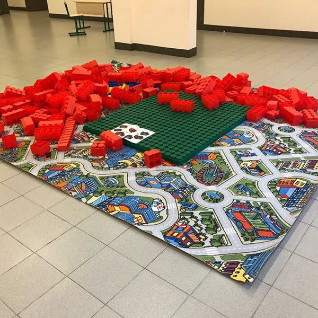 Лего гигантское