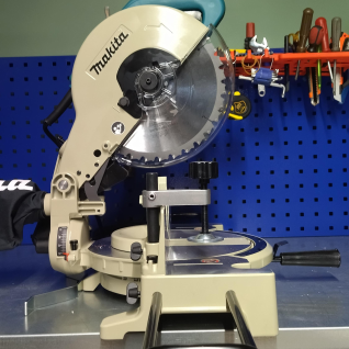 Торцовочная пила Makita LS1040N