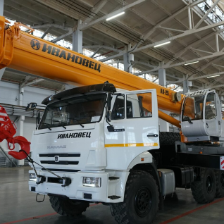Автокран Ивановец КС-45717К-ЗР, 25 тонн, длина стрелы 31м