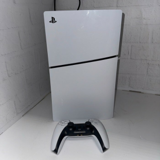 Playstation 5 slim, 2 controller