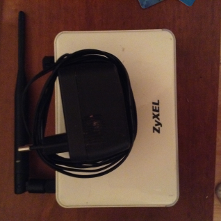 Wi-Fi-роутер Zyxel p-330w 