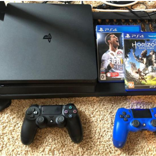 Sony PlayStation 4