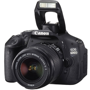 Зеркальный фотоаппарат Canon 600D