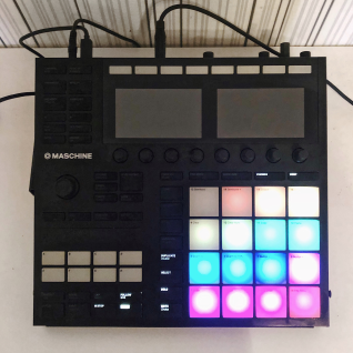 MIDI-контроллер NI Maschine MK3