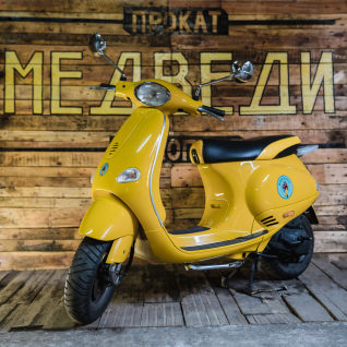 Cкутер Vespa ET желтый