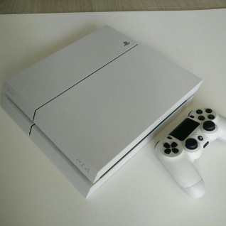 Приставка Playstation 4