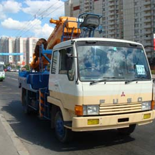 Hino Ranger с буровой установкой AICHI