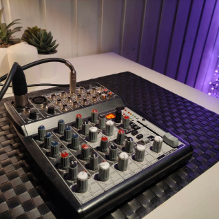 Микшерный пульт Behringer 1002FX