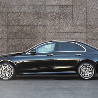 Mercedes-Benz E-class 2022 г.в.
