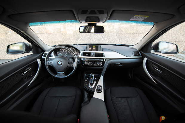 Возьмите BMW 318i 2017 г.в. напрокат (Фото 6) в Москве