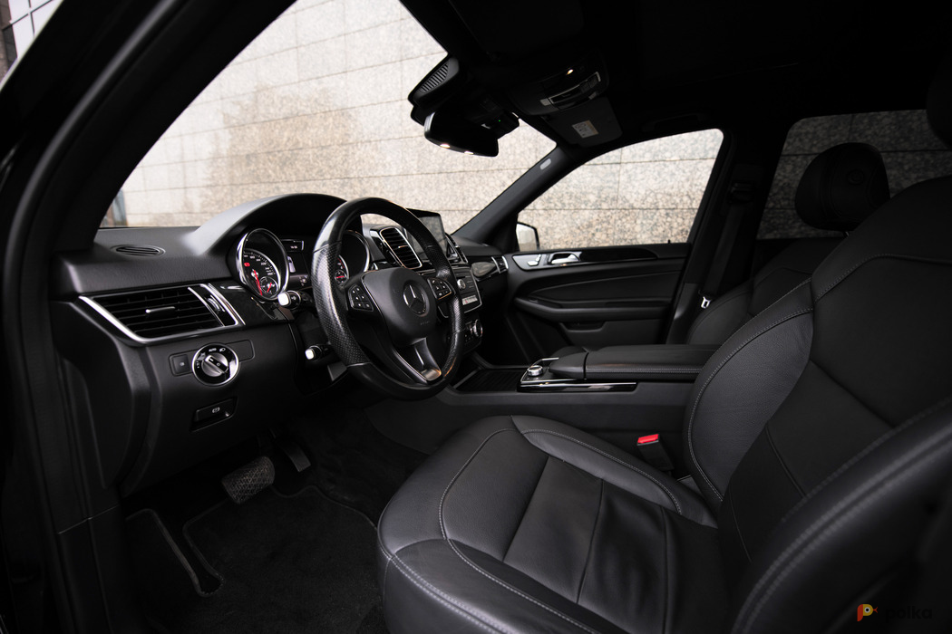Возьмите Mercedes GLE 300D 2018 напрокат (Фото 1) в Москве