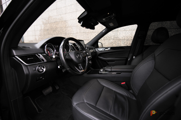 Возьмите Mercedes GLE 300D 2018 напрокат (Фото 1) в Москве