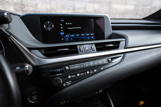 Возьмите Lexus ES 250 напрокат (Фото 2) в Москве