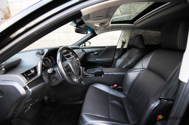 Возьмите Lexus ES 250 напрокат (Фото 7) в Москве