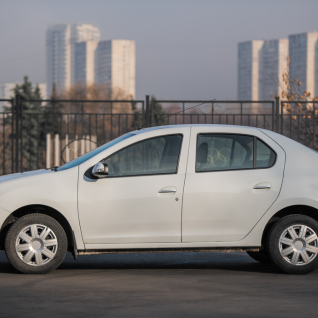 Renault Logan AT